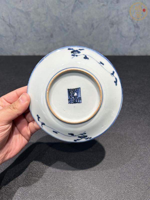 古玩陶瓷花卉紋青花盤真品鑒賞圖