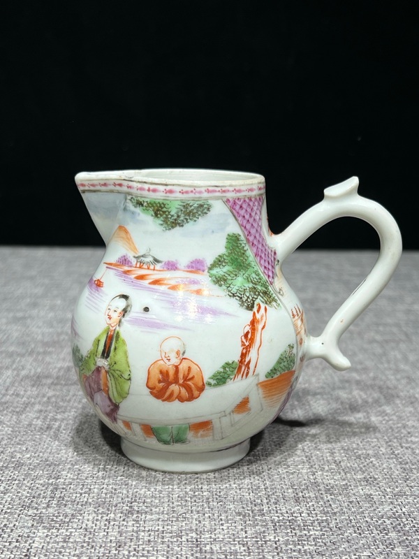 古玩陶瓷清·乾隆廣彩滿大人合家歡奶壺拍賣，當(dāng)前價(jià)格1000元