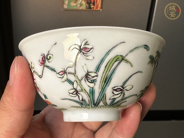 古玩陶瓷花卉紋粉彩茶圓真品鑒賞圖
