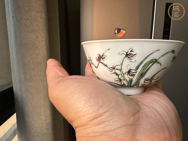 古玩陶瓷花卉紋粉彩茶圓真品鑒賞圖