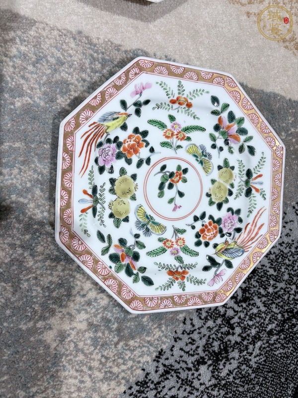 古玩陶瓷花鳥紋八角盤真品鑒賞圖