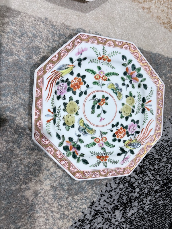 古玩陶瓷花鳥(niǎo)紋八角盤(pán)拍賣(mài)，當(dāng)前價(jià)格1000元