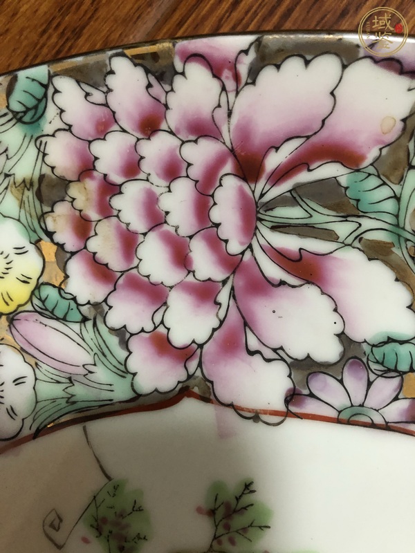 古玩陶瓷粉彩仕女人物盤真品鑒賞圖
