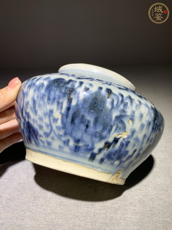 古玩陶瓷青花花卉紋罐真品鑒賞圖
