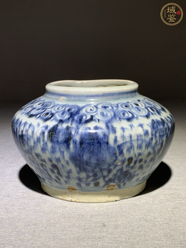 古玩陶瓷青花花卉紋罐真品鑒賞圖