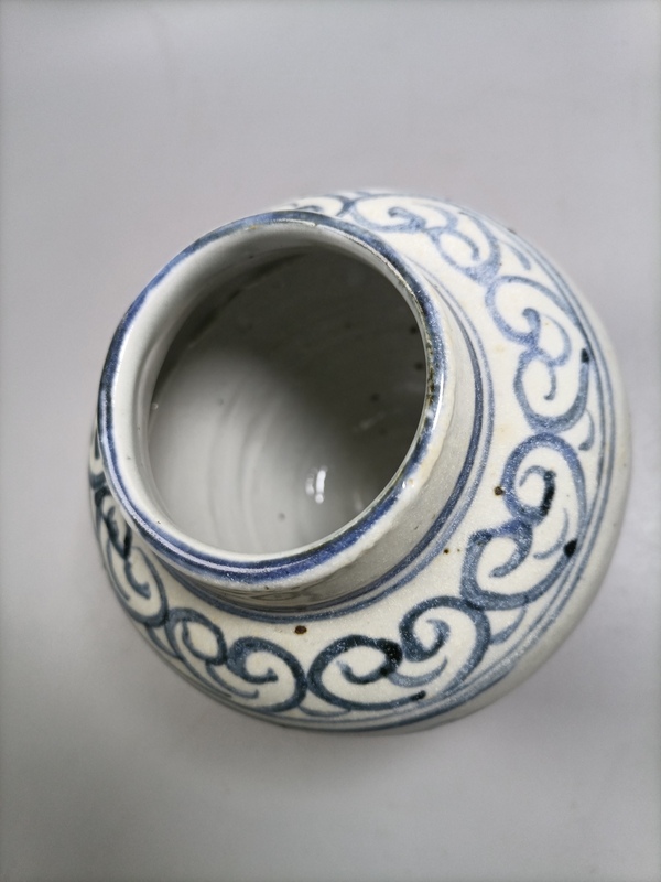 古玩陶瓷明代青花花卉紋小罐拍賣，當(dāng)前價(jià)格2980元