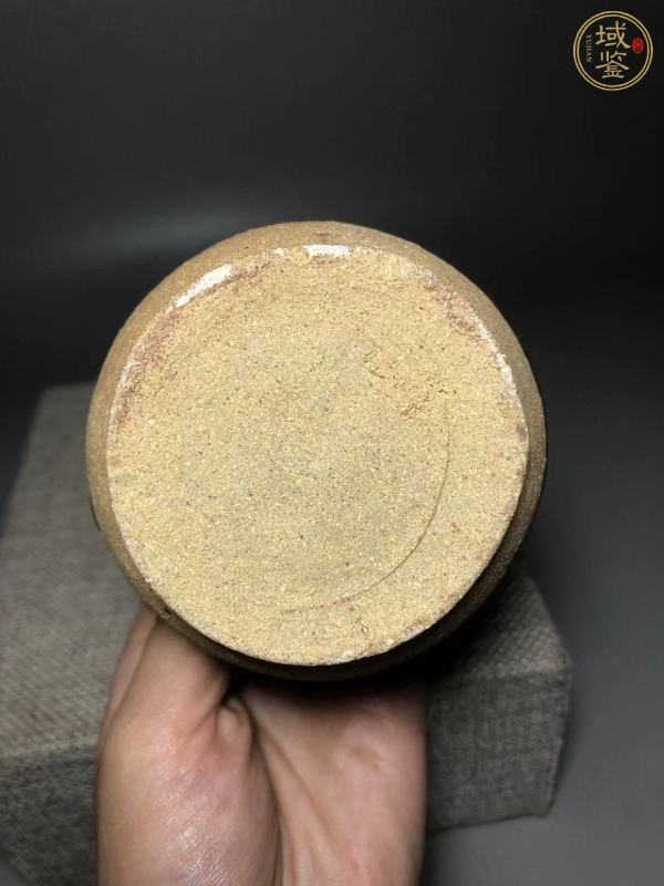 古玩陶瓷褐釉鼓釘罐真品鑒賞圖