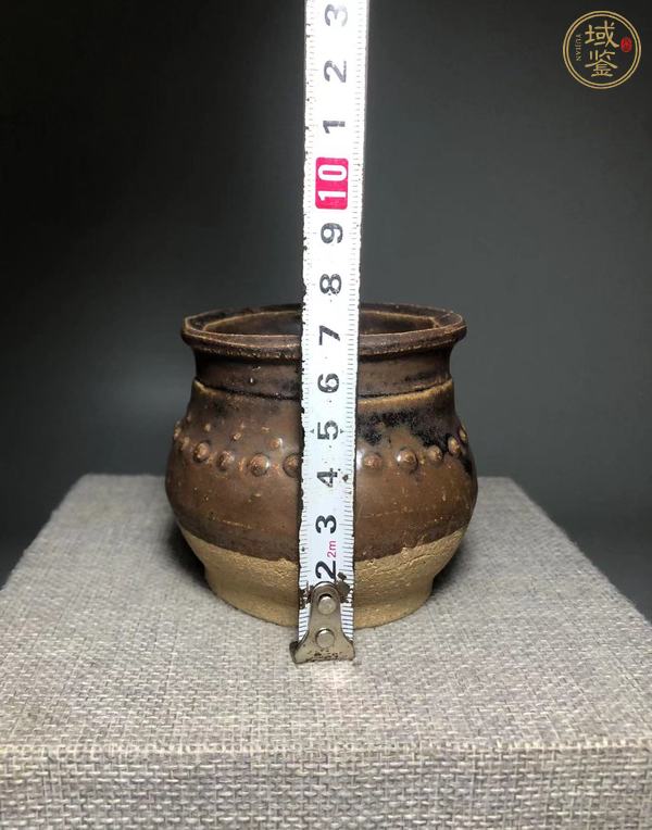 古玩陶瓷褐釉鼓釘罐真品鑒賞圖
