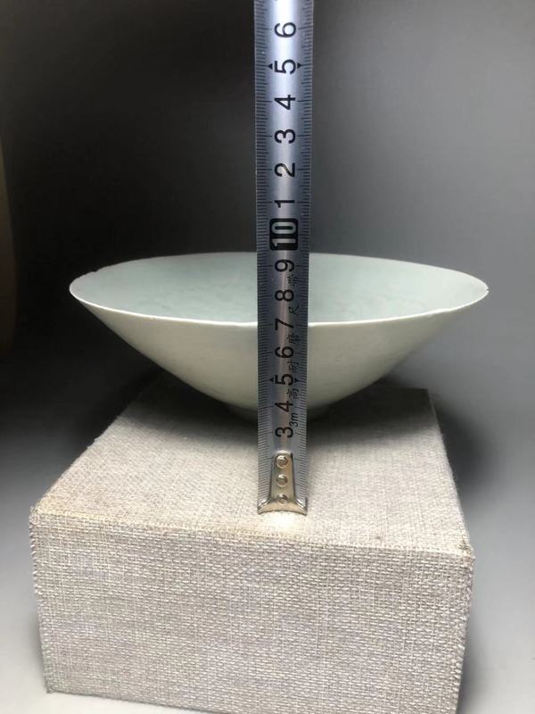 古玩陶瓷南宋，湖田窯青白釉嬰戲紋刻花斗笠碗拍賣，當(dāng)前價格3200元