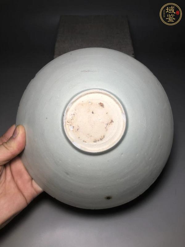 古玩陶瓷青白釉花卉紋斗笠碗真品鑒賞圖