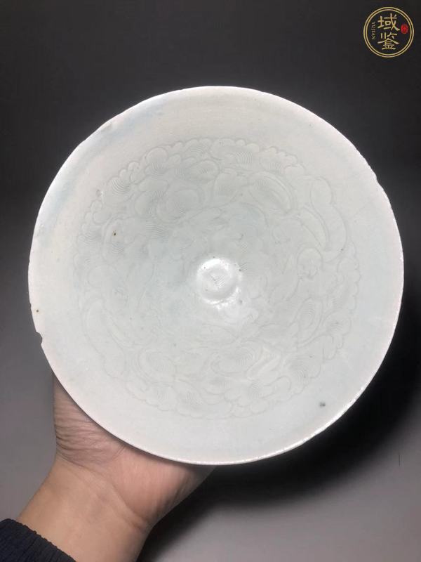 古玩陶瓷青白釉花卉紋斗笠碗真品鑒賞圖