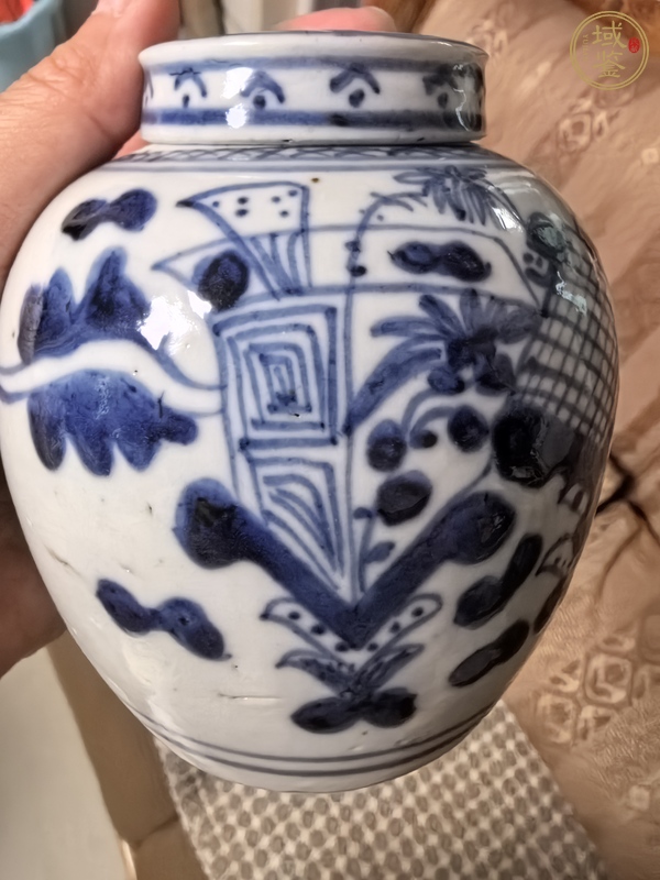 古玩陶瓷青花花卉紋蓋罐真品鑒賞圖