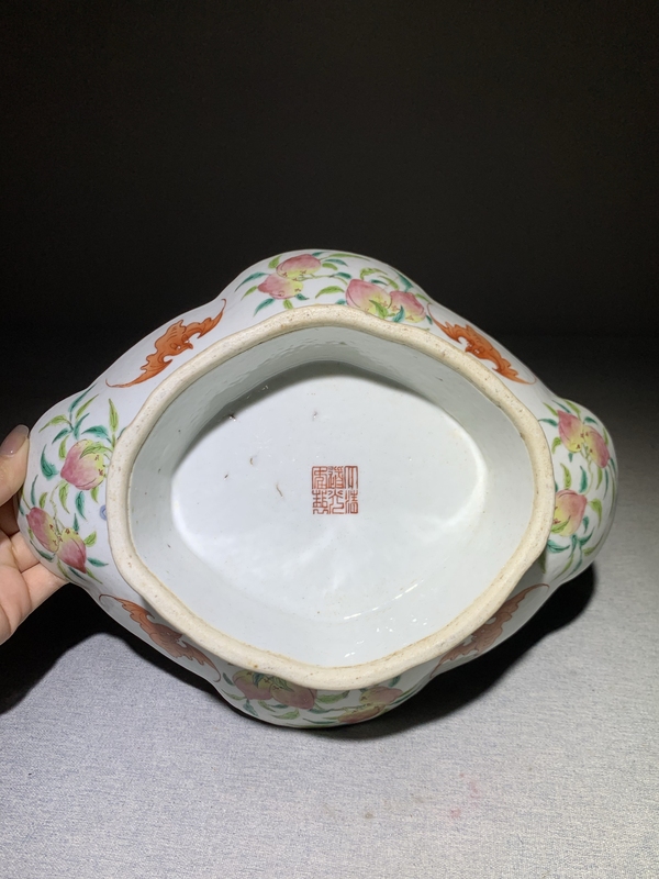 古玩陶瓷粉彩博古花卉紋高足貢盤拍賣，當前價格2800元