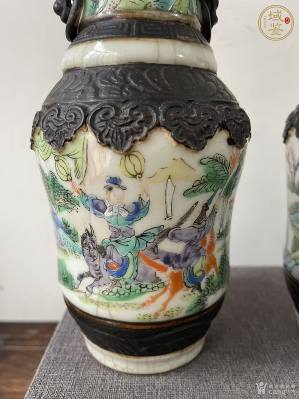 古玩陶瓷哥釉鐵骨泥雙獸耳人物故事瓶真品鑒賞圖