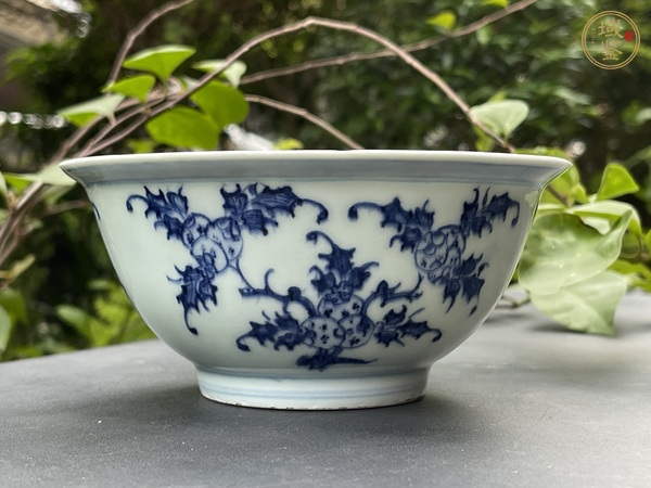 古玩陶瓷青花三多花卉紋碗真品鑒賞圖