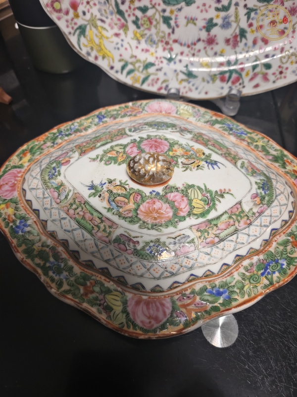古玩陶瓷晚清廣彩蓋鍋真品鑒賞圖
