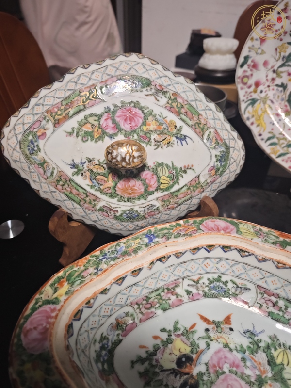 古玩陶瓷晚清廣彩蓋鍋真品鑒賞圖