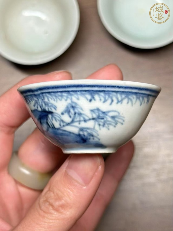 古玩陶瓷日本明治青花竹石圖茶碗真品鑒賞圖