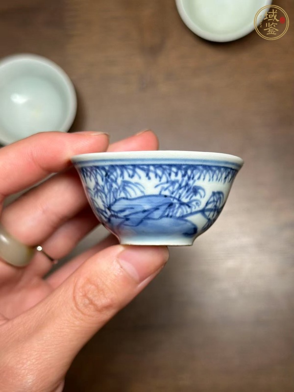 古玩陶瓷日本明治青花竹石圖茶碗真品鑒賞圖
