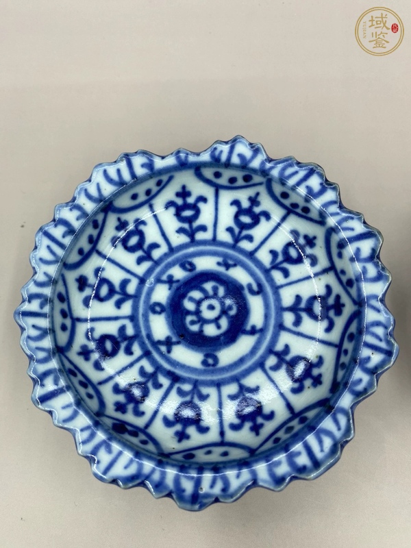 古玩陶瓷青花高足盤真品鑒賞圖
