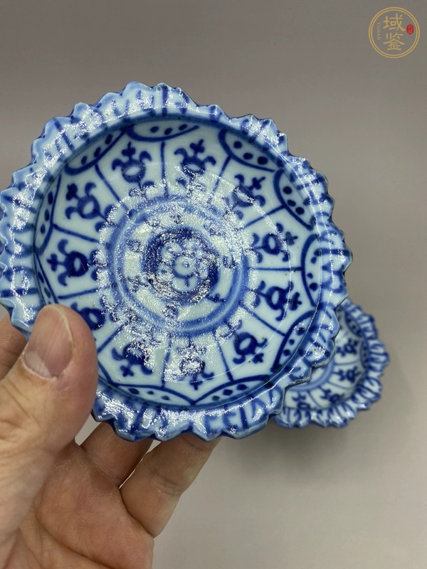 古玩陶瓷青花高足盤真品鑒賞圖