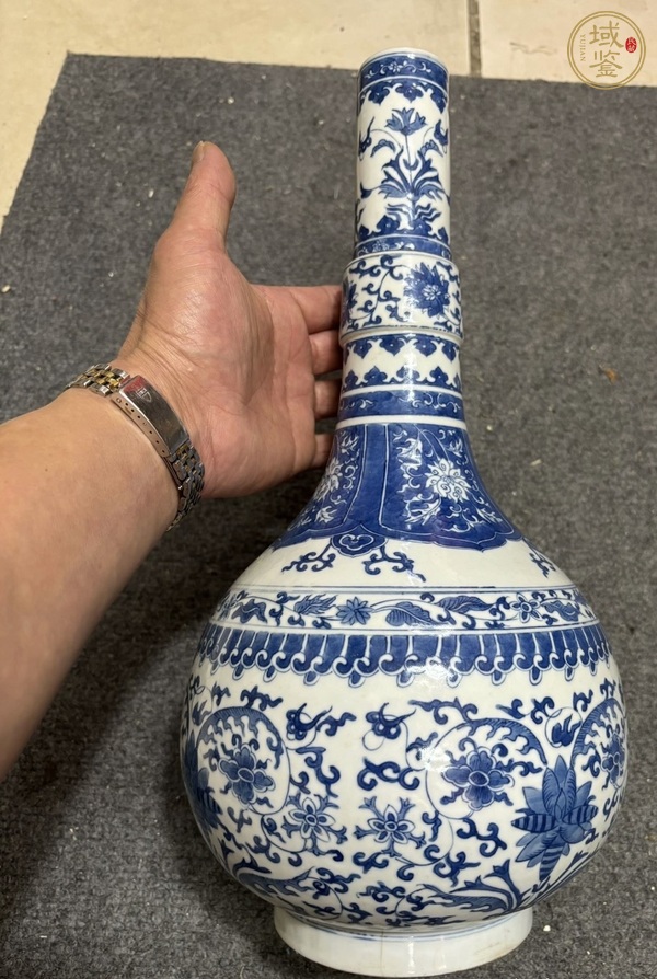 古玩青花長頸瓶真品鑒賞圖
