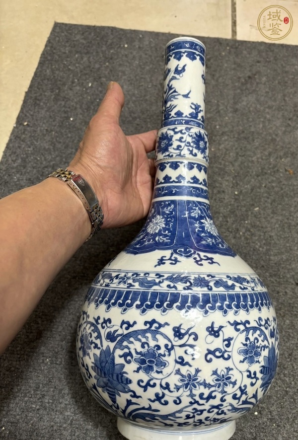 古玩陶瓷青花長頸瓶真品鑒賞圖