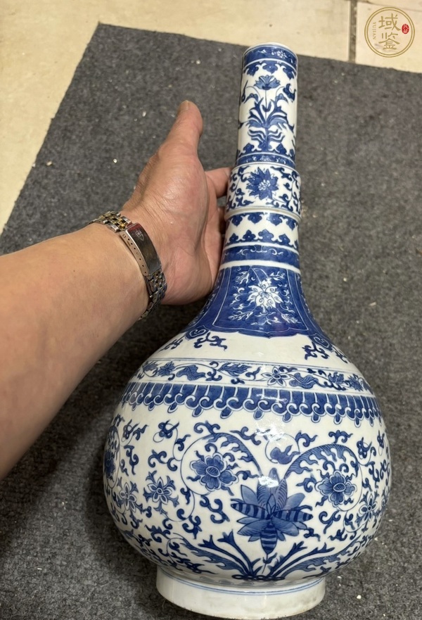 古玩陶瓷青花長頸瓶真品鑒賞圖