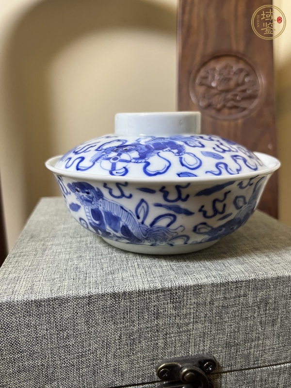 古玩陶瓷青花獅紋蓋碗真品鑒賞圖