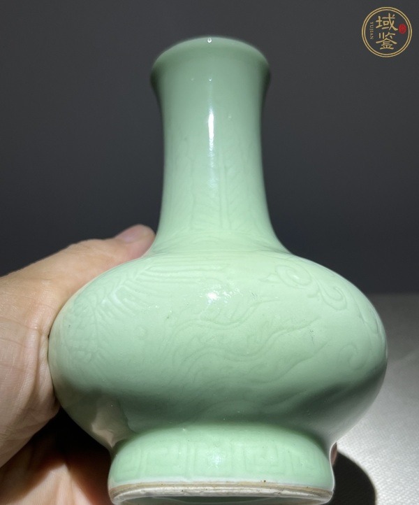 古玩暗刻紋青釉荸薺瓶真品鑒賞圖