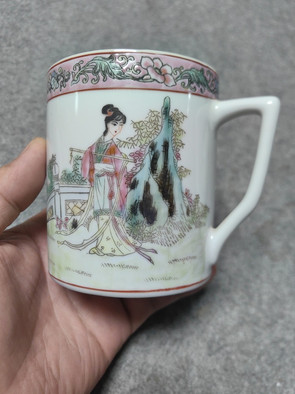 古玩陶瓷仕女紋執(zhí)杯拍賣，當前價格1268元