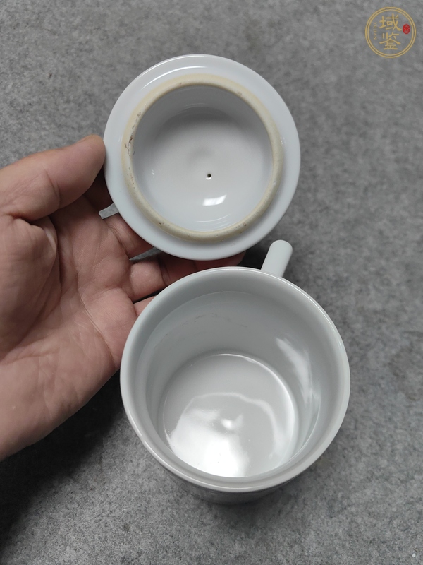 古玩陶瓷仕女紋執(zhí)杯真品鑒賞圖