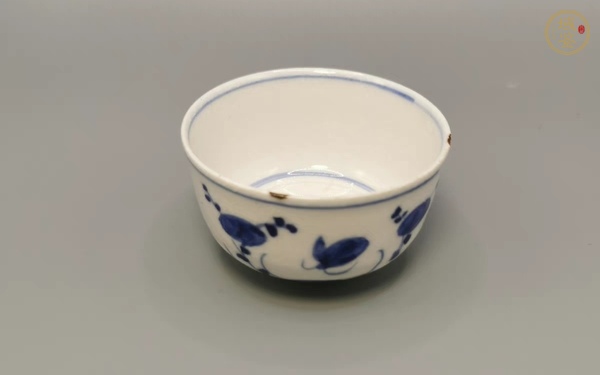 古玩陶瓷花卉紋杯真品鑒賞圖