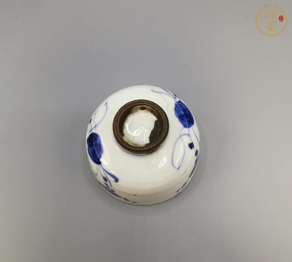古玩陶瓷花卉紋杯真品鑒賞圖