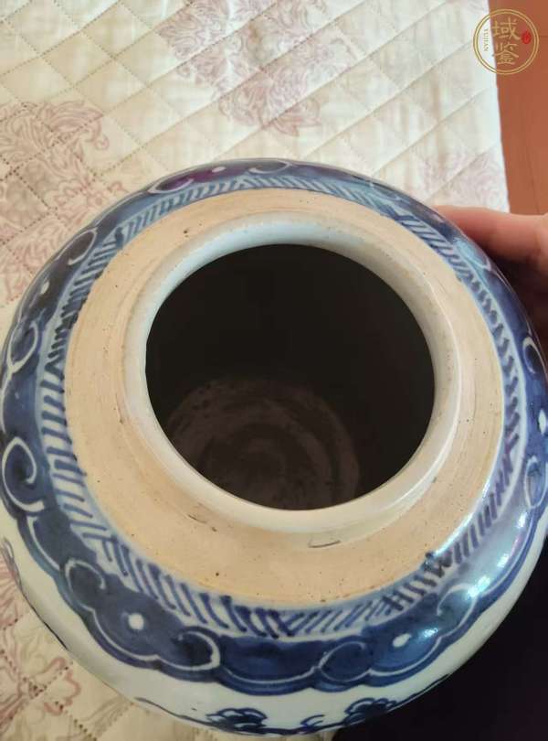 古玩陶瓷花間壽字紋青花罐真品鑒賞圖