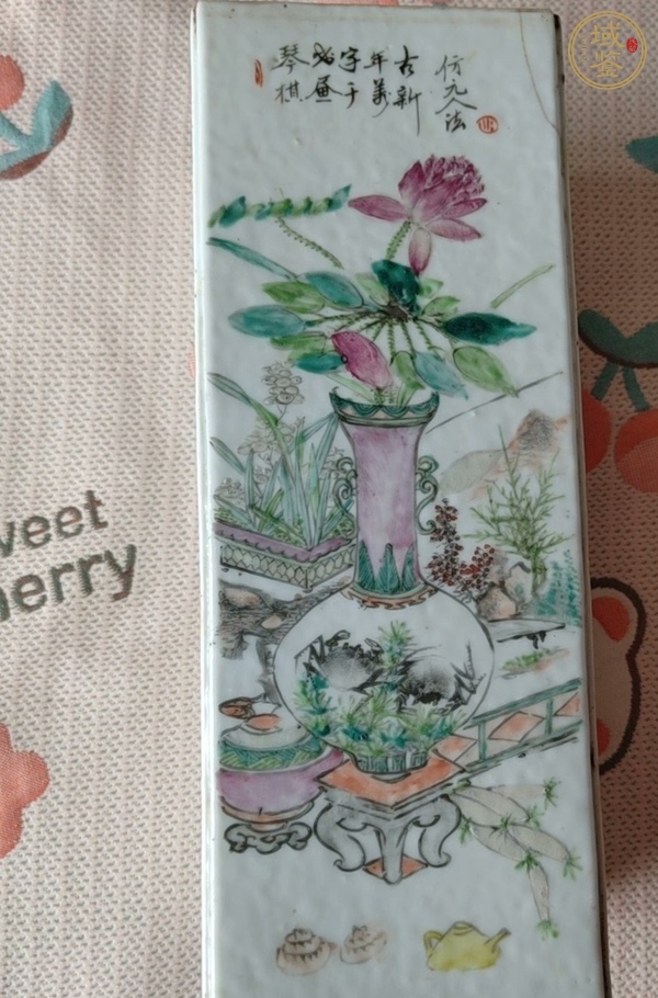 古玩陶瓷博古花卉紋四方帽筒真品鑒賞圖
