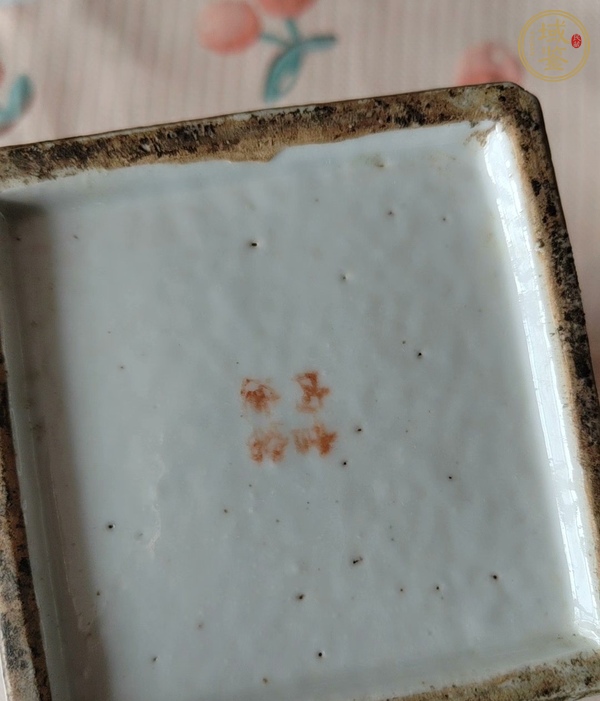 古玩陶瓷博古花卉紋四方帽筒真品鑒賞圖