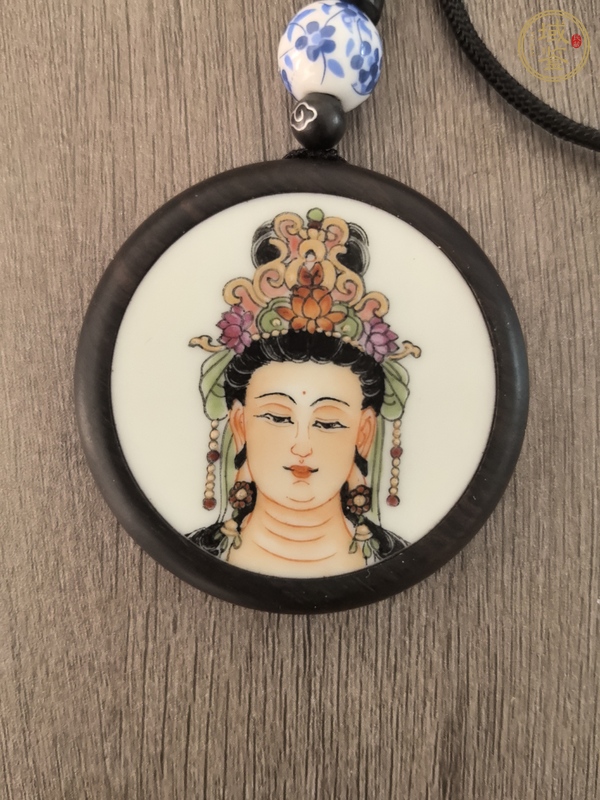 古玩陶瓷現(xiàn)代瓷片掛件真品鑒賞圖