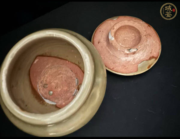 古玩陶瓷龍泉青瓷蓋罐真品鑒賞圖