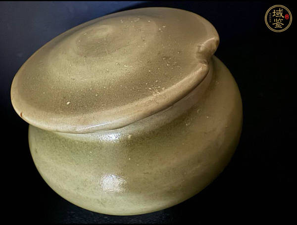 古玩陶瓷龍泉青瓷蓋罐真品鑒賞圖