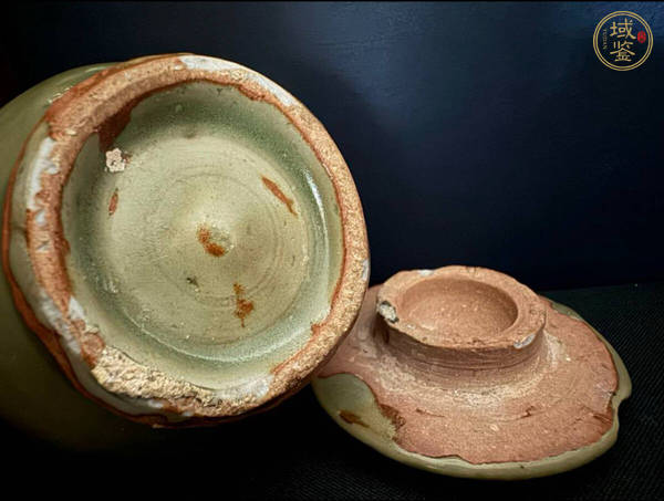 古玩陶瓷龍泉青瓷蓋罐真品鑒賞圖