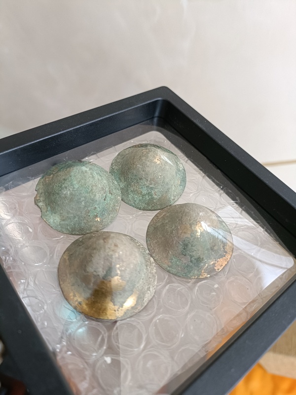 古玩陶瓷館藏級(jí)戰(zhàn)漢青銅鎏金泡8件拍賣，當(dāng)前價(jià)格1980元