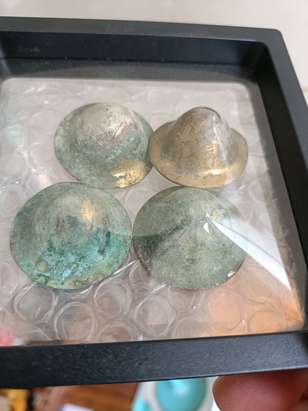 古玩陶瓷館藏級(jí)戰(zhàn)漢青銅鎏金泡8件拍賣，當(dāng)前價(jià)格1980元