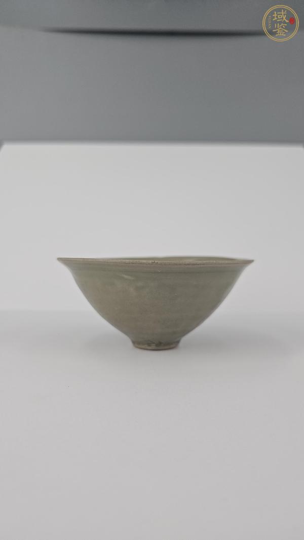 古玩陶瓷青瓷印花盞真品鑒賞圖