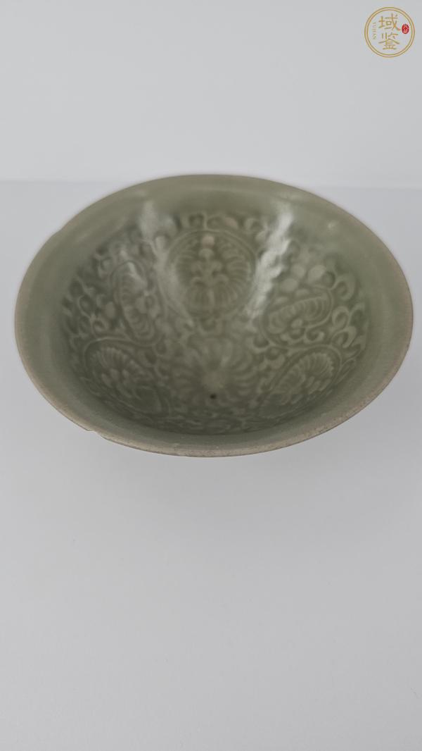 古玩陶瓷青瓷印花盞真品鑒賞圖