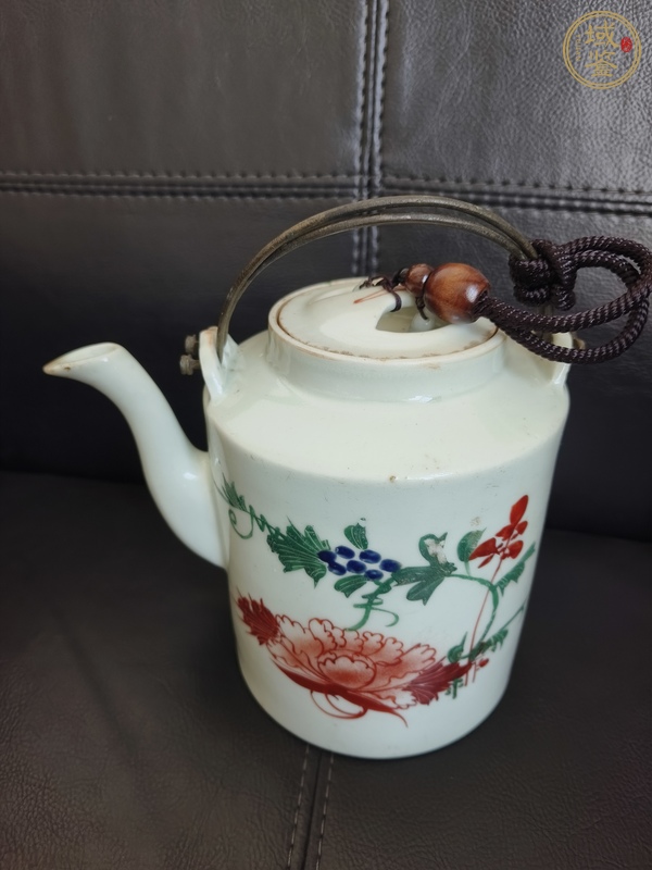 古玩陶瓷花卉紋提梁壺真品鑒賞圖