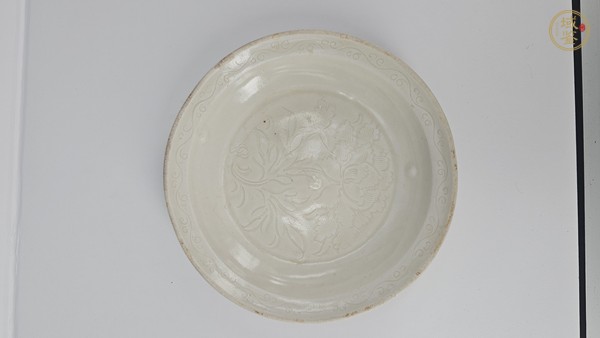 古玩陶瓷北宋早期定窯劃花盤真品鑒賞圖
