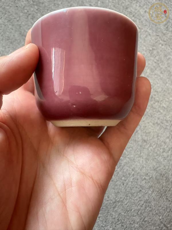 古玩陶瓷紅釉杯真品鑒賞圖