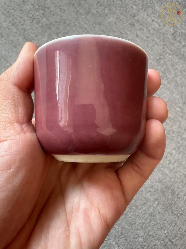 古玩陶瓷紅釉杯真品鑒賞圖