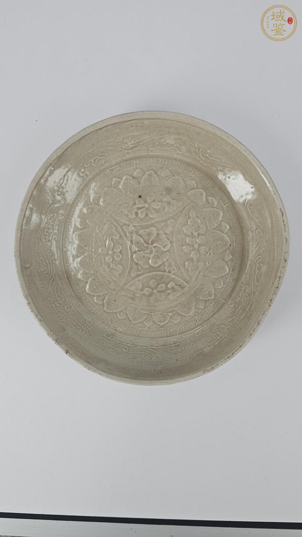 古玩陶瓷金代定窯印花盤真品鑒賞圖